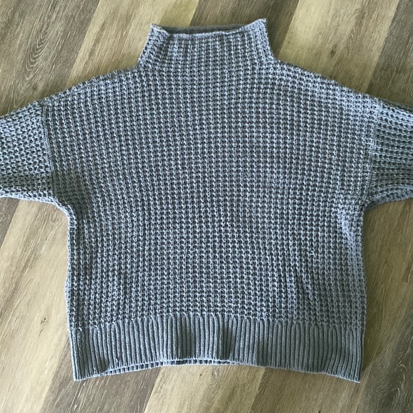 American Eagle Sweater - Picture 1 of 5